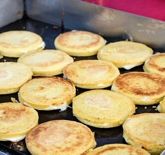 arepas de queso colombianas