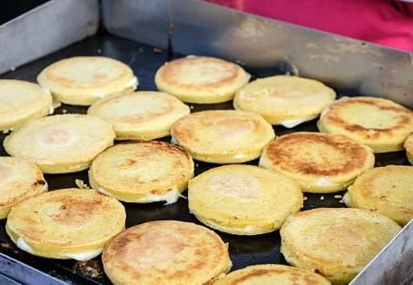 arepas de queso colombianas
