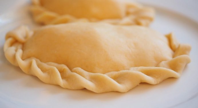 Descubre el auténtico sabor de la empanada española: receta fácil y deliciosa