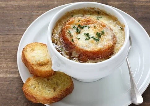 sopa de cebolla