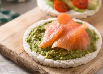 guacamole con salmon