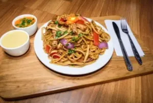 tallarin saltado